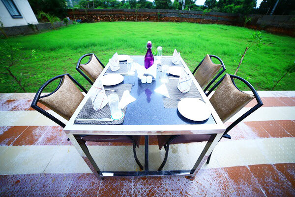 poolside dinner in udaipur- dine