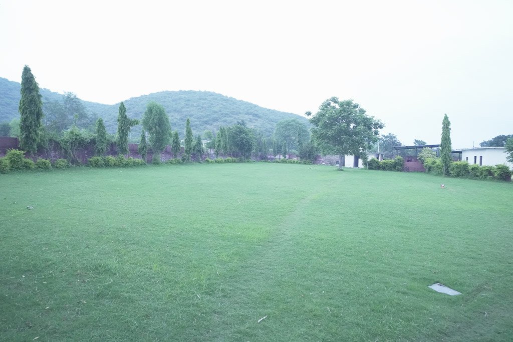 resort with garden in udaipur
